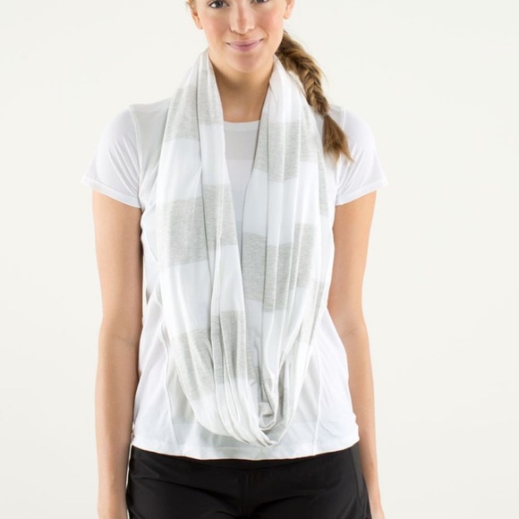 GUC Lululemon Clarity scarf wrap - Picture 1 of 4